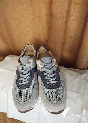 Жіночі оригінальні замшеві кросівки бренду easy comfort