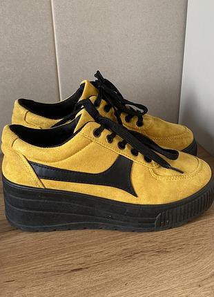 Мокасини на товстій підошві