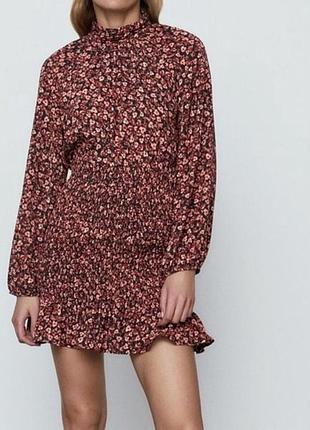 Плаття в квітковий принт zara