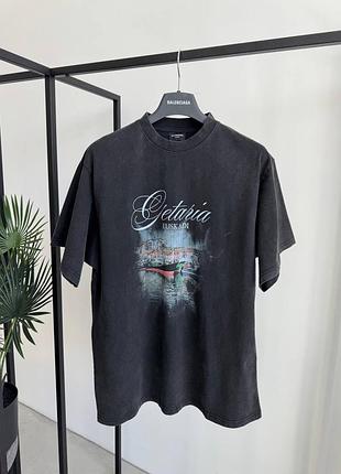 Футболка balenciata