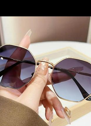 Очки солнцезащитные