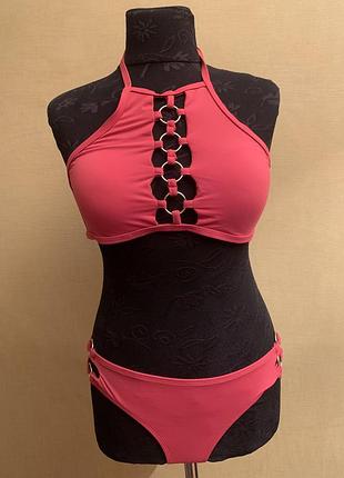 Купальник,гарний колір.