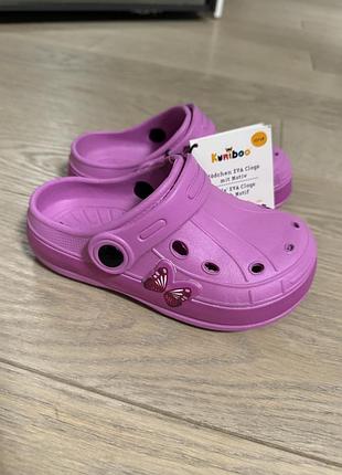 Крокси рожевого кольору для дівчаток р 27/28. фірми kuniboo.