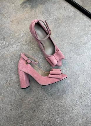 Изысканные женские туфли с бантиком