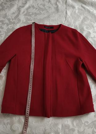 Шикарний м'якесенький жакет з вовни ягідний marc cain