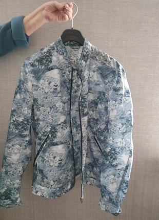Куртка ветровка