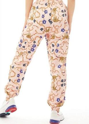 Спортивные штаны женские adidas originals her словно атласные