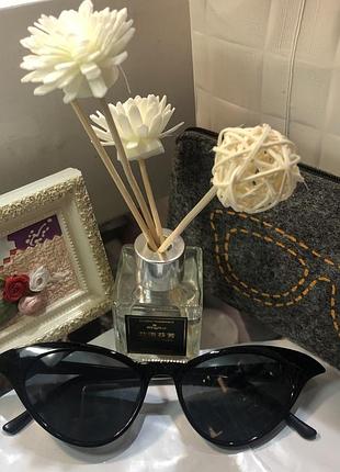 Жіночі сонцезахисні окуляри