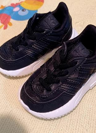 Кросівки для немовлят adidas2 фото