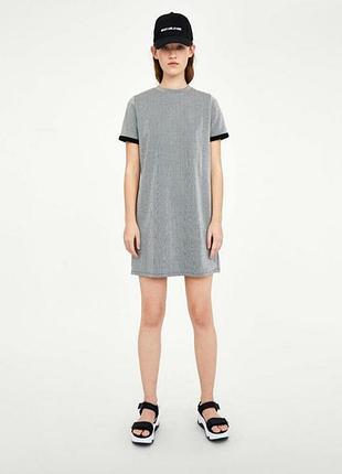 Новое платье футболка zara trafaluc в мелкую полоску