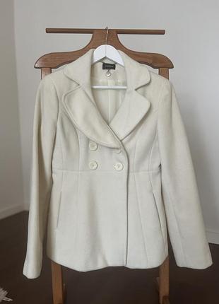 Пальто жіноче коротке