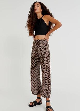 Брюки женские. новые. размер s. pull & bear