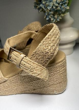 Босоножки на платформе от stradivarius4 фото