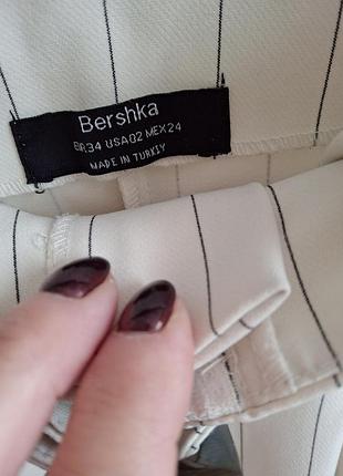 Стильные белые брюки p.xs,s bershka 6