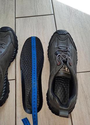 Кросівки шкіряні