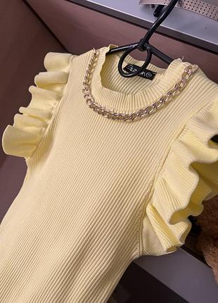 Майка топ з «крильцями» лимонного кольору з ланцюжком