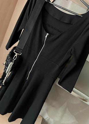 Платье черное с молнией на декольте banana republic, платье