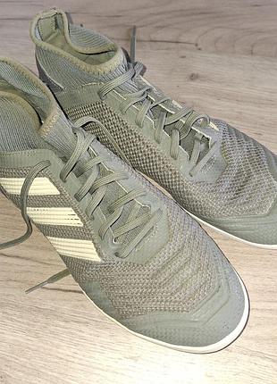 Футзалу, спортивне взуття