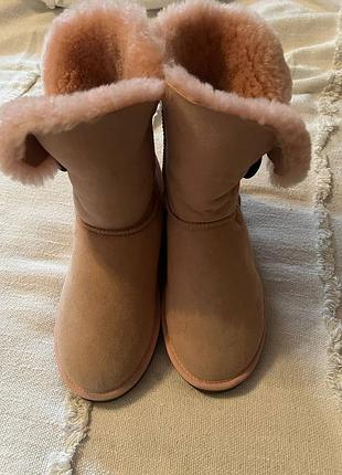 Уги угі уггі ugg жіночі рожеві утеплені зимові з натуральним хутром чоботи черевики