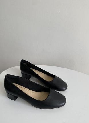 Туфли из натуральной кожи clarks 37,5 размер