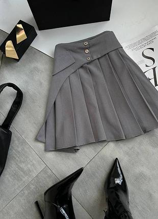 Трендовая необычная юбка мини со складками