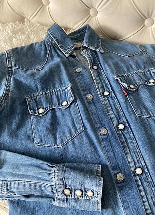 Джинсова жіноча сорочка levi’s , xs