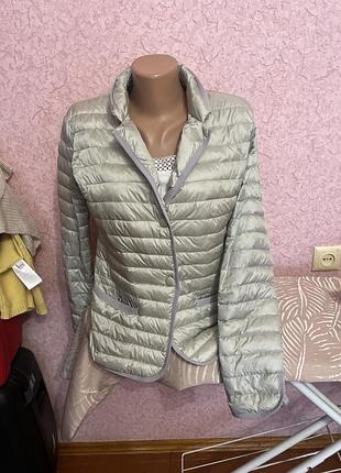 Куртка жіноча