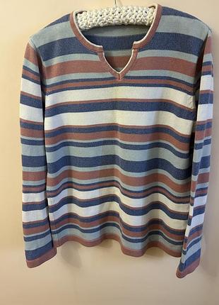 Свитер оригинальный