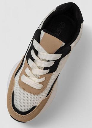 Кроссовки женские