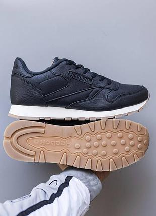 Стильні кросівки reebok classic