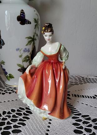 Порцелянова статуетка royal doulton fair lady