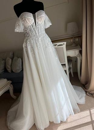 Весільна сукня