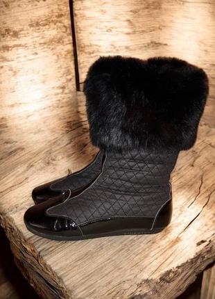 Чоботи, напівчоботи зимові. натуральне хутро.