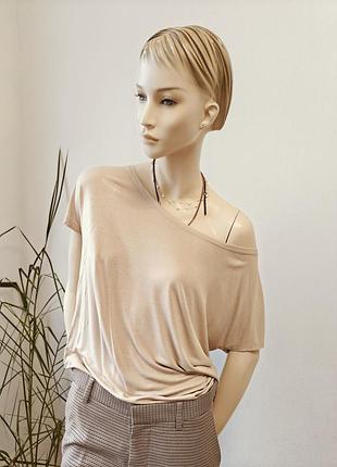 Легкая футболка