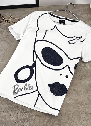 Біла футболка з барбі mohito
