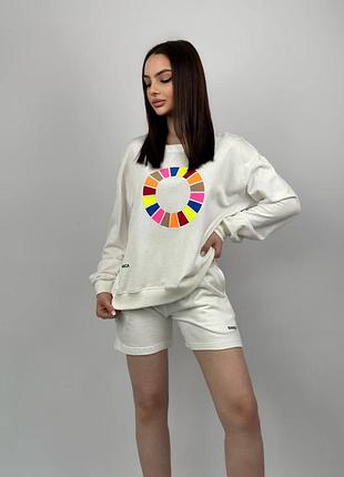 Костюм женский белый спортивный прогулочный с шортами и свитшотом