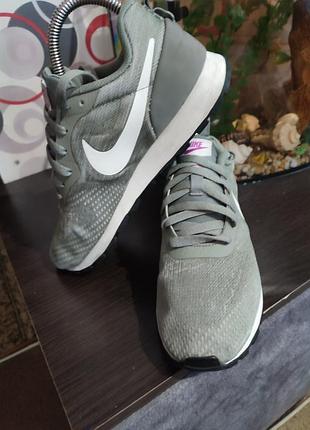 Кроссовки......