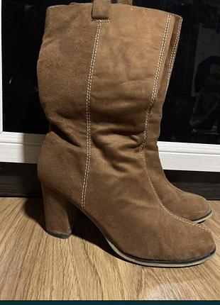 Салони замшеві