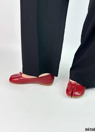 Трендові розкішні балетки з розрізом tabi.