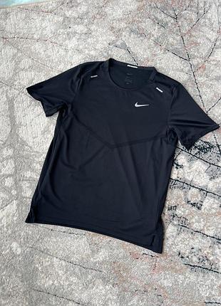 Спортивна футболка nike dri-fit
