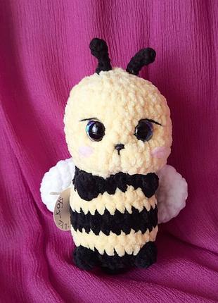 Мягкая вязаная игрушка плюшевая пчелка