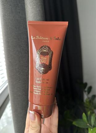 Молочко для тела аюрведическое la sultane de saba ayurvedic treatment amber vanilla patchouli journey to the spices route, 200 ml