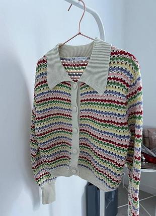 Вʼязана кофта zara в смужку кольорова з коміром на гудзиках s