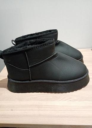 Уггі нові, красиві