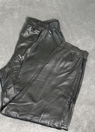 Штани calzedonia