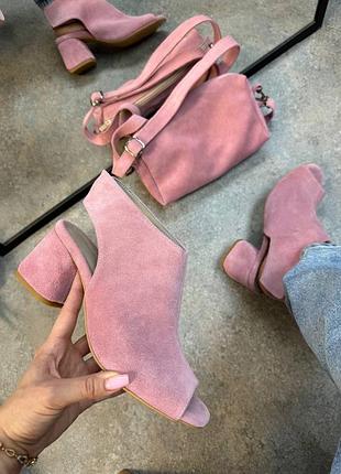 Ексклюзивні босоніжки з італійської шкіри та замші рожеві барбі жіночі на каблуках