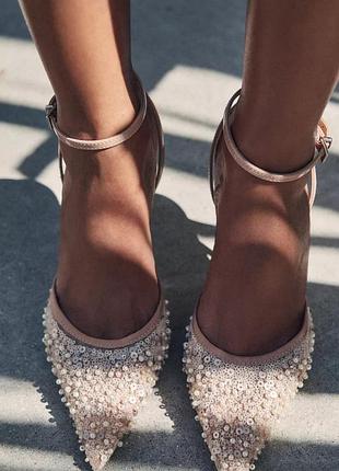 Открытые сетчатые туфли на каблуке со стразами7 фото