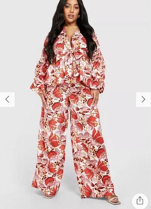 Комтюм  boohoo.