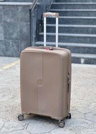 М 004 шампань средний дорожный чемодан marsel m на 4 колесах, 75 л, полипропилен