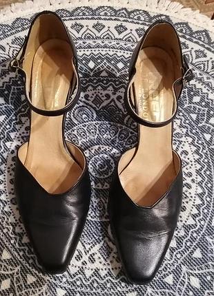 Женские черные кожаные танцевальные туфли 38-38.5, 39 р. англия.